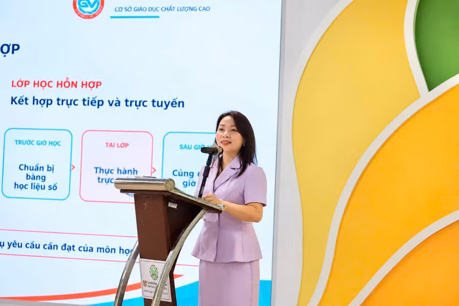 Lớp học mở kết nối ba điểm: công nghệ làm tiếng Anh sống động