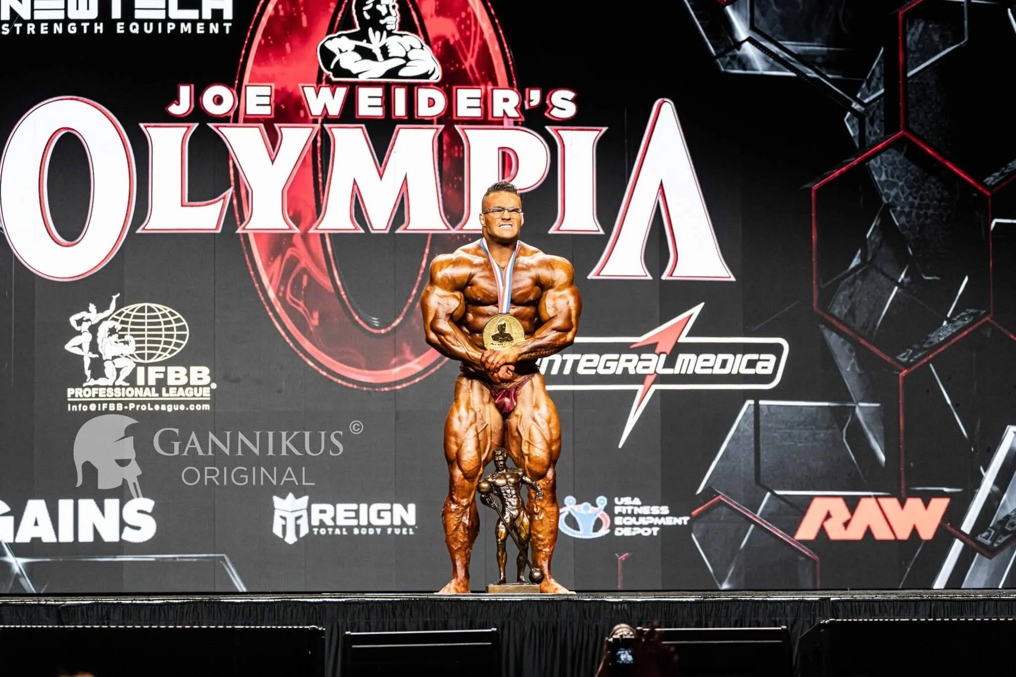 Ryan Terry và Nick Walker tạo nên những cột mốc lịch sử tại Mr. Olympia