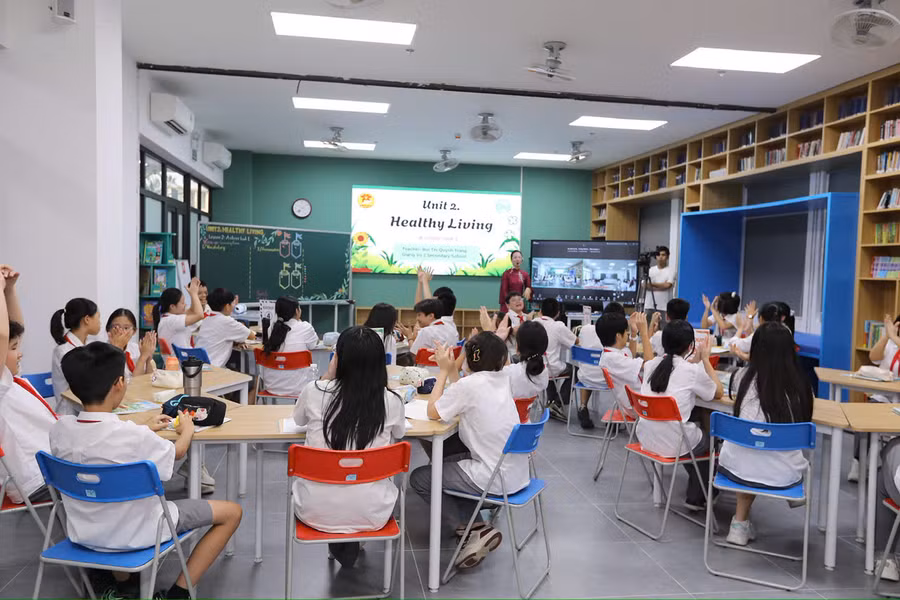 Lớp học mở kết nối ba điểm: công nghệ làm tiếng Anh sống động