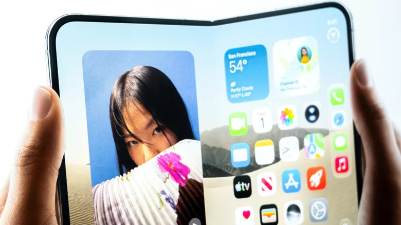 Điện thoại gập có thực sự thay thế được tablet?