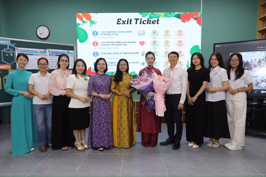 Lớp học mở kết nối ba điểm: công nghệ làm tiếng Anh sống động