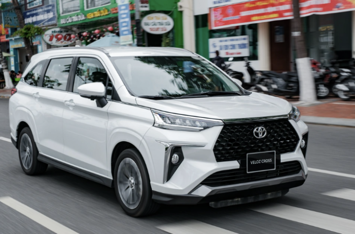 MPV gia đình giảm giá sâu tháng 9: có nên xuống tiền?