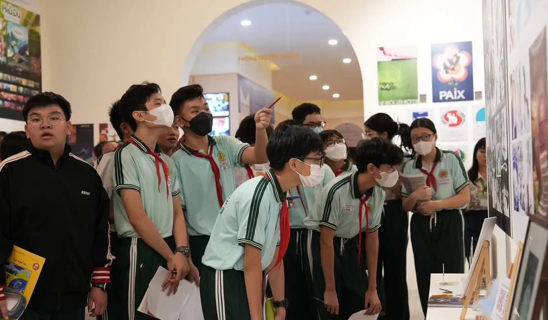 Hướng dẫn toàn diện để bảo đảm an toàn cho trẻ trong các hoạt động ngoại khóa và đi lại