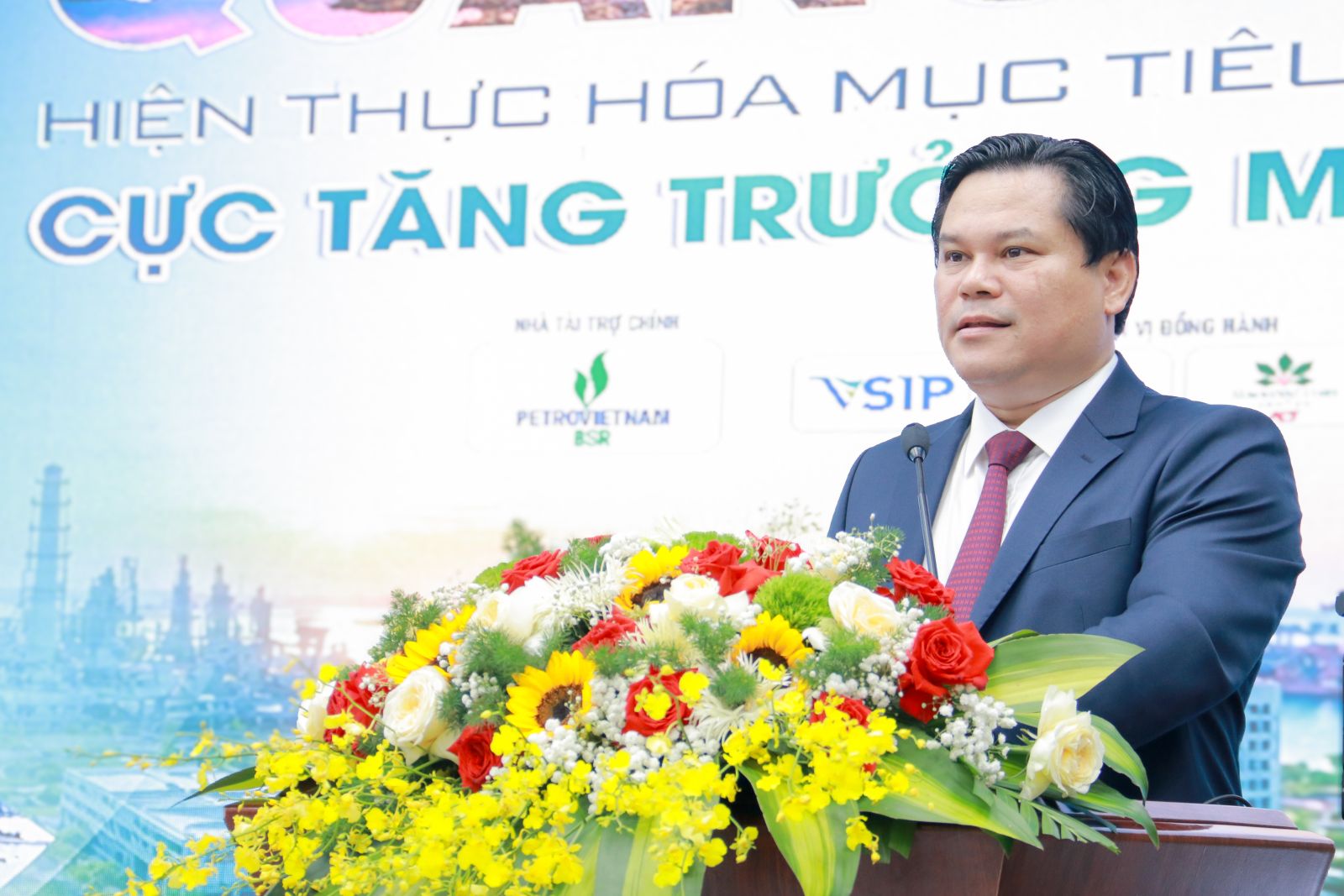 Quảng Ngãi nhắm TOP 20 PCI: chiến lược trở thành cực tăng trưởng miền Trung