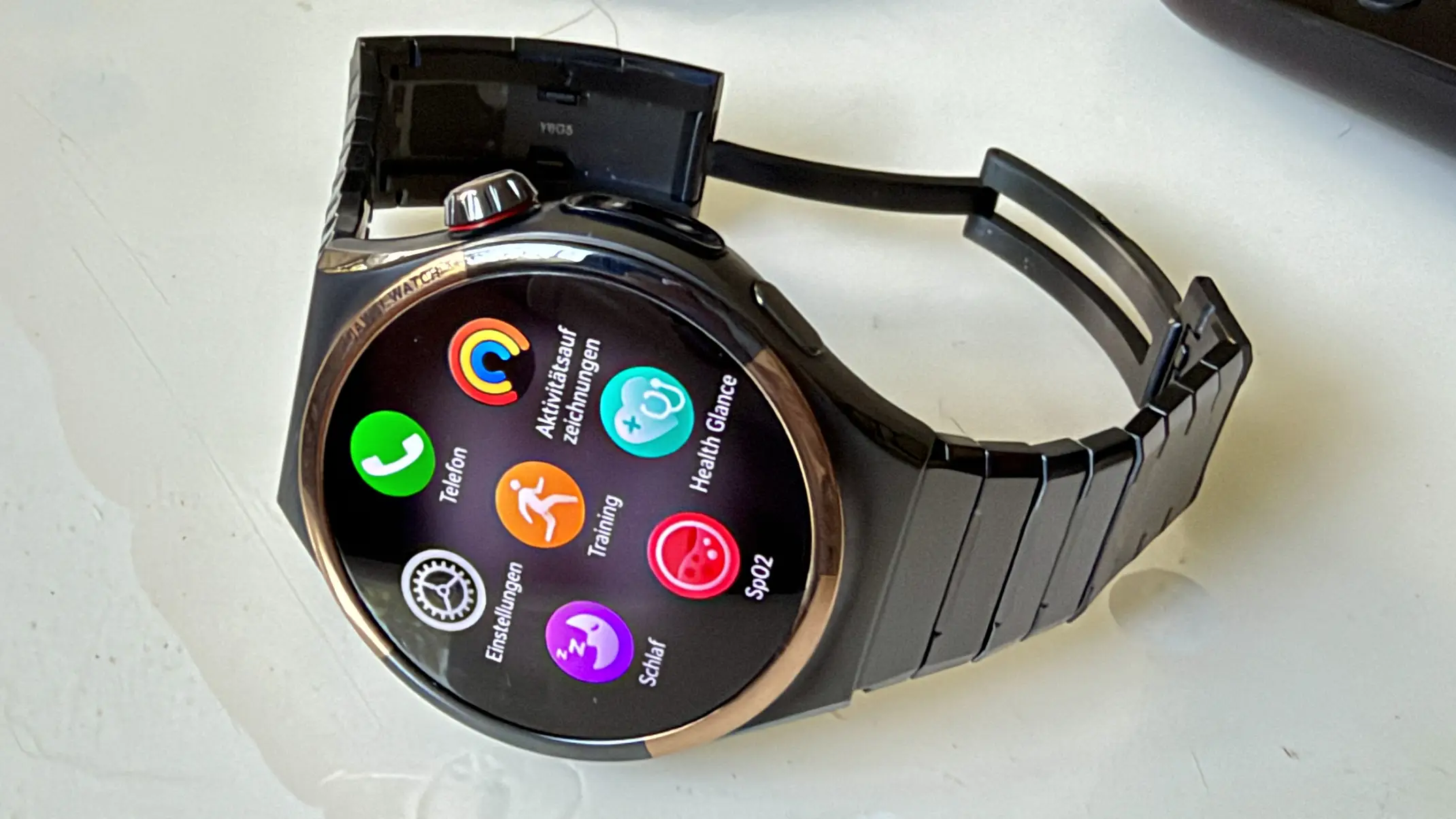 Huawei Watch 6 Pro: Titanium cao cấp, cảm biến sức khỏe có xứng tầm flagship?