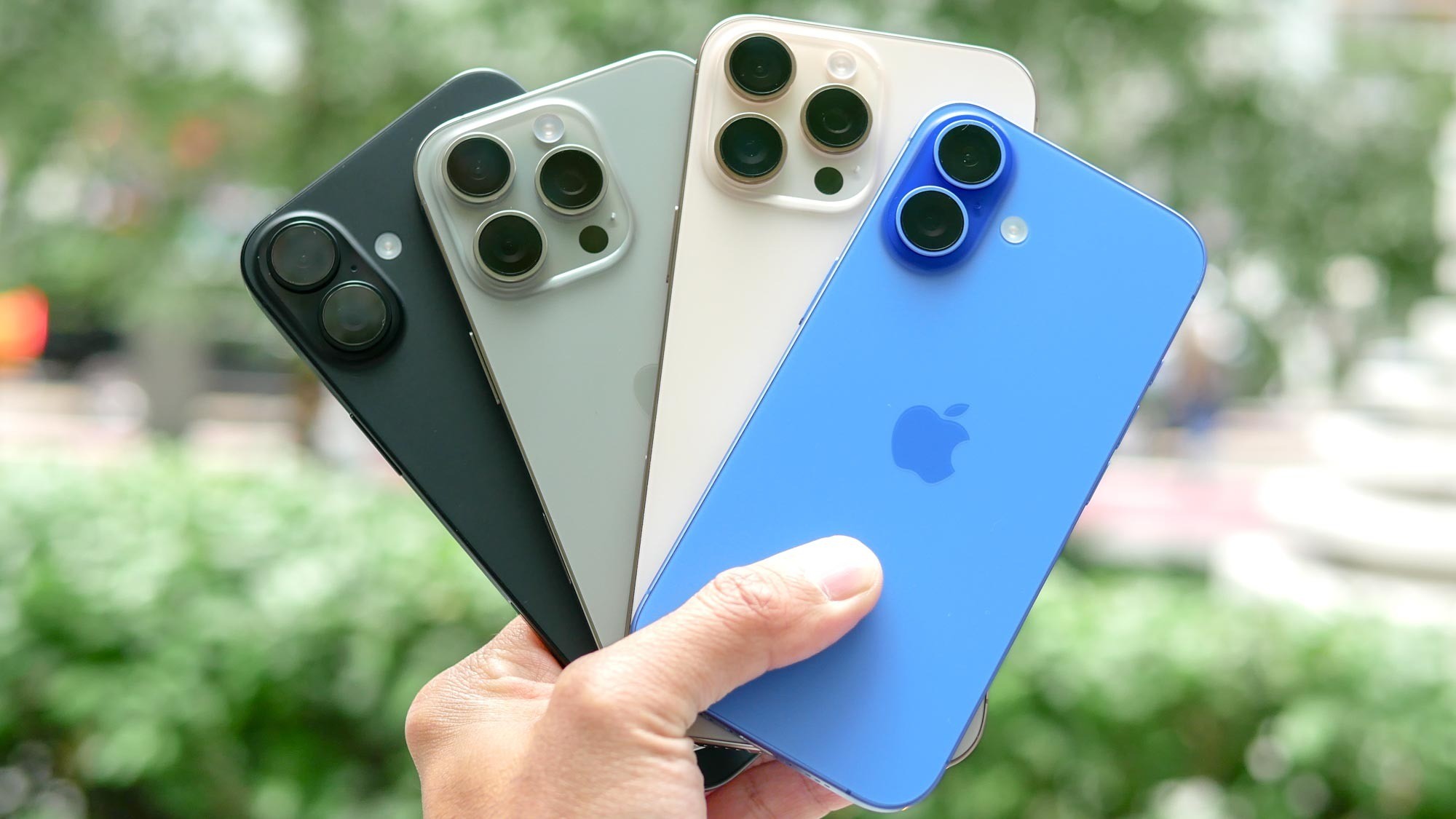 So sánh giá iPhone cũ: chọn iPhone 14, 16 Pro Max hay 17 Series?