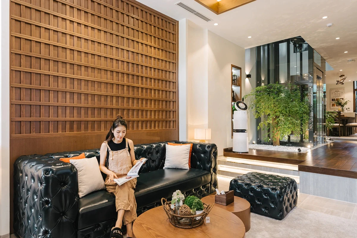 Từ sân khấu đến quán cà phê: lựa chọn bình yên của nữ ca sĩ