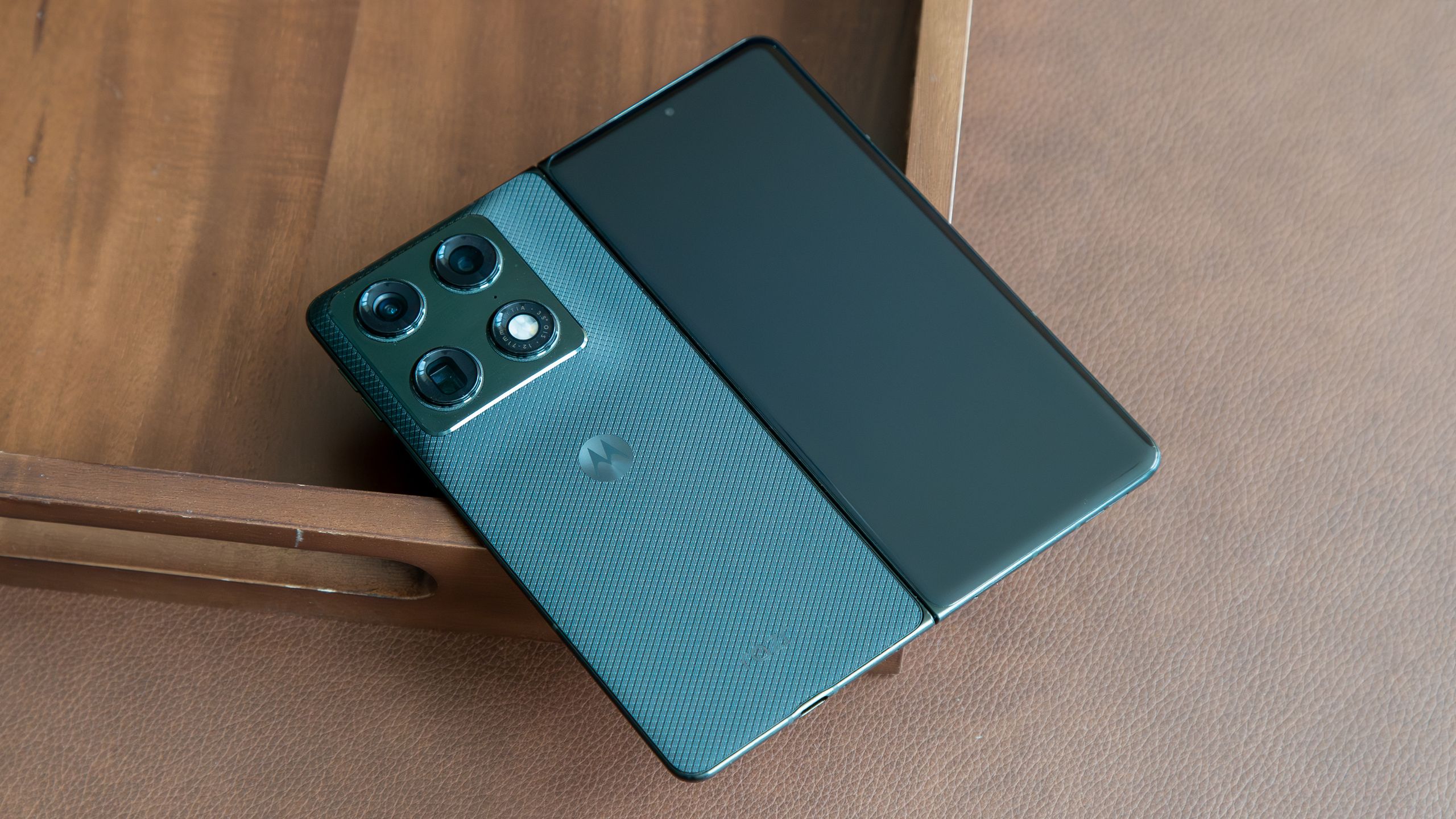 Motorola Razr Flex: Đối trọng gập rộng mới của Galaxy Z Fold 8