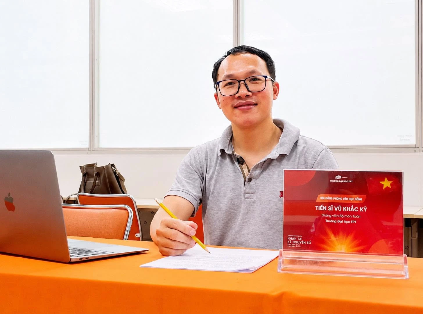 Nhóm toán học Việt Nam giải giả thuyết Courtade-Kumar