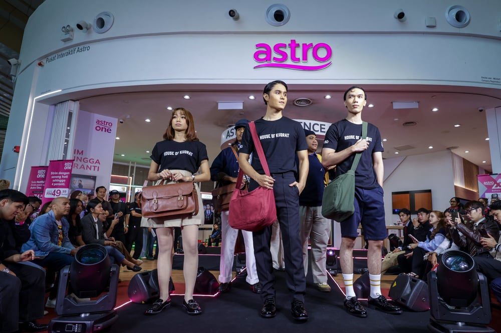 Kolaborasi Christy Ng x Kudrat 1968 Mengangkat Fandom Ke Dunia Fesyen