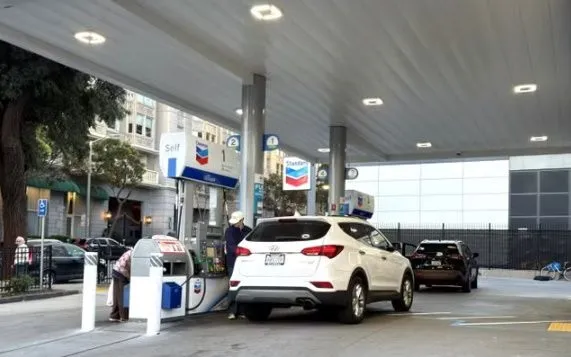 Lệnh cấm xuất khẩu dầu diesel của Mỹ và bóng đen khủng hoảng năng lượng toàn cầu