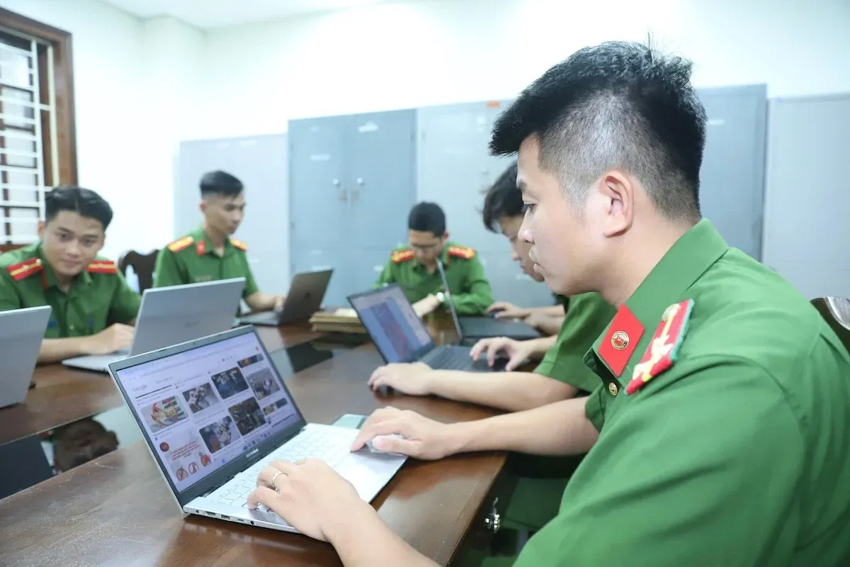 Thuốc lá điện tử len lỏi vào giới trẻ qua mạng xã hội