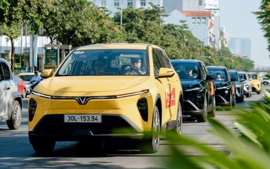 Tài xế xe điện VinFast chạy hàng ngàn km tiết kiệm thế nào?