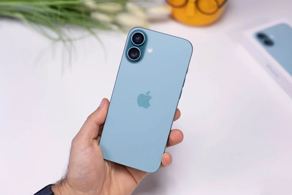 iPhone 16 Plus khai tử: Mua ngay hay chờ máy thay thế?