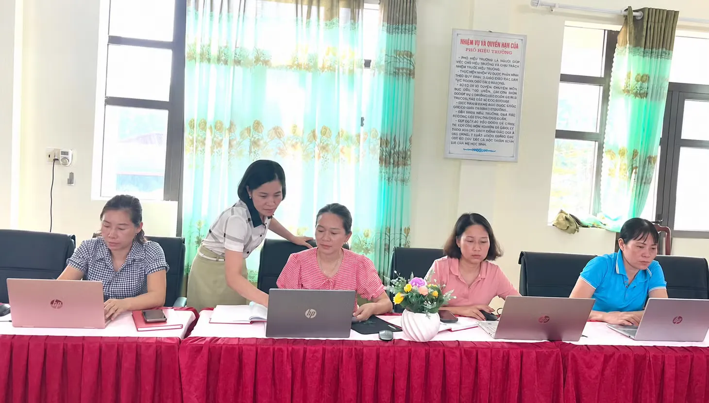 Công nghệ số mở rộng cơ hội học tập cho học sinh vùng cao