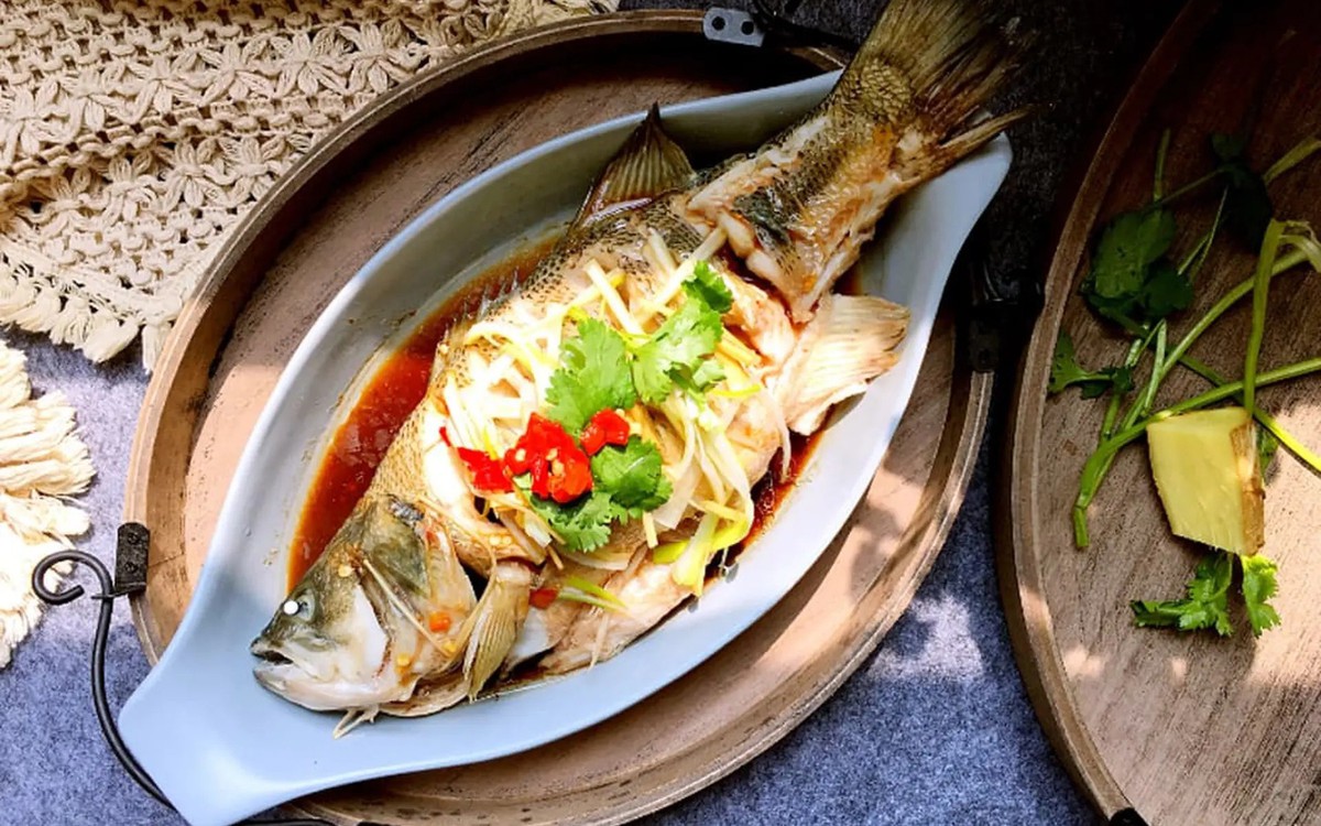 Hấp cá đúng cách: từ bếp nhà lên chuẩn nhà hàng