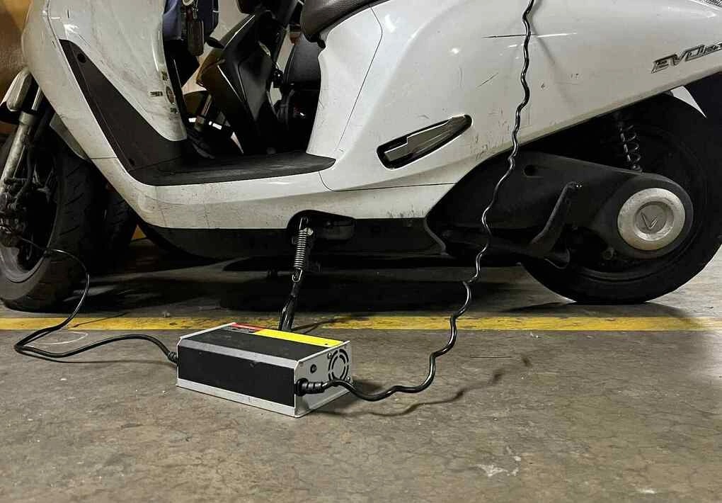 Sạc pin xe điện ngay khi về nhà: thói quen nên bỏ