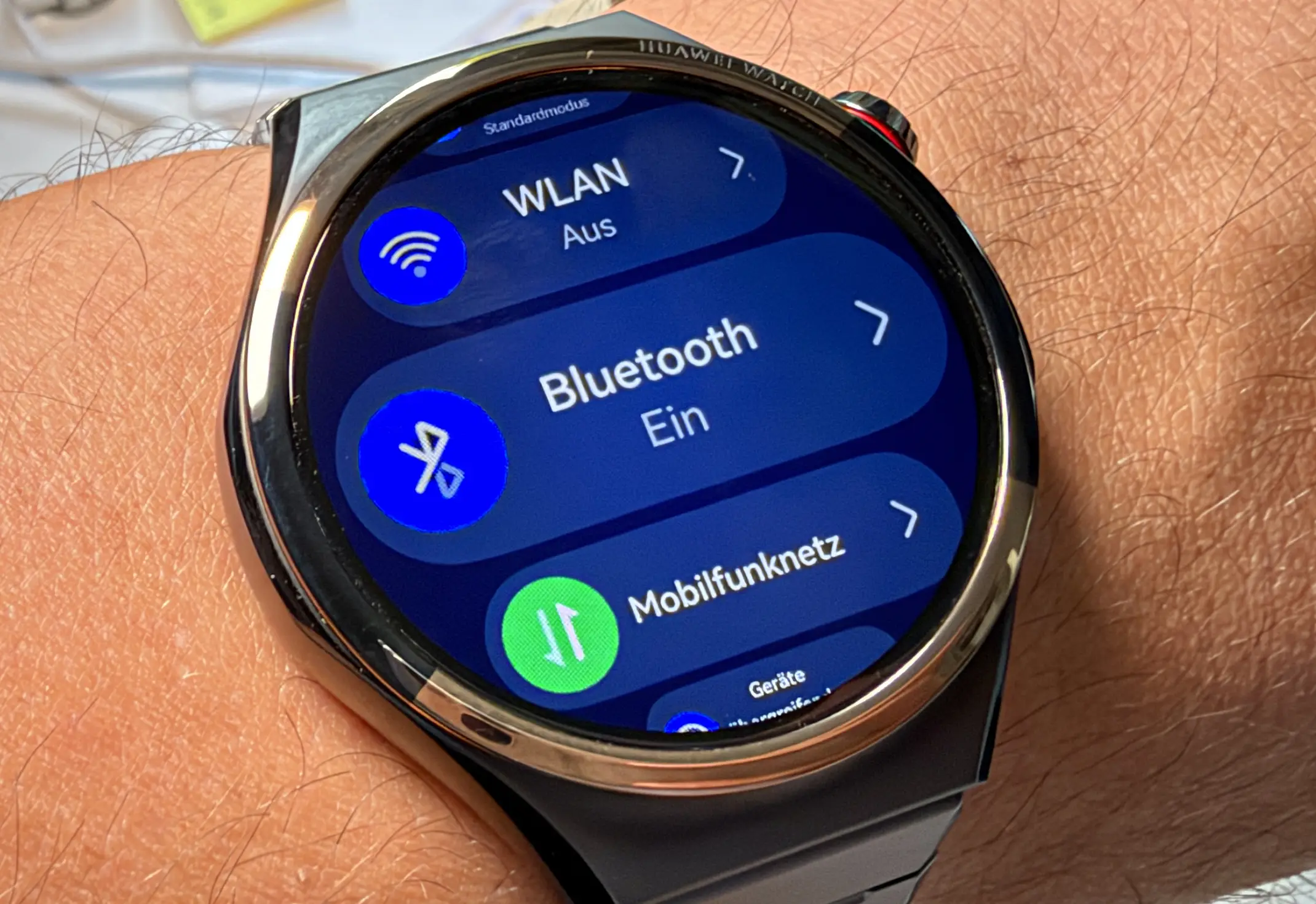 Huawei Watch 6 Pro: Titanium cao cấp, cảm biến sức khỏe có xứng tầm flagship?