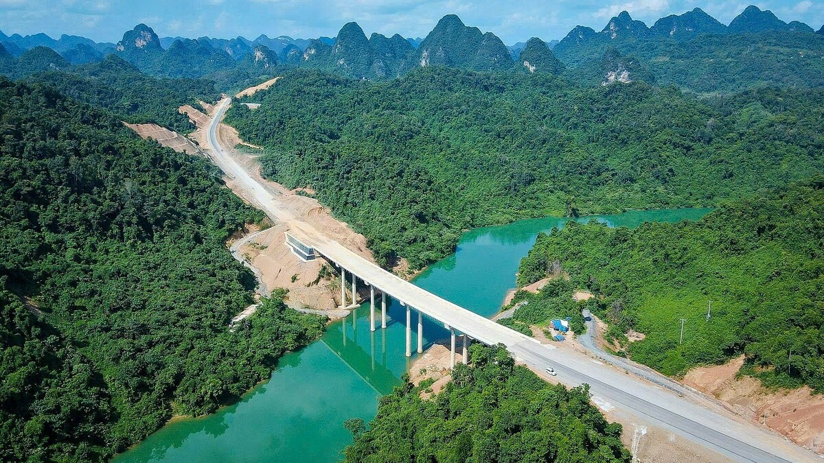 Hai tuyến cao tốc miền Bắc miễn phí dịp Tết: Cơ hội vàng cho vùng biên
