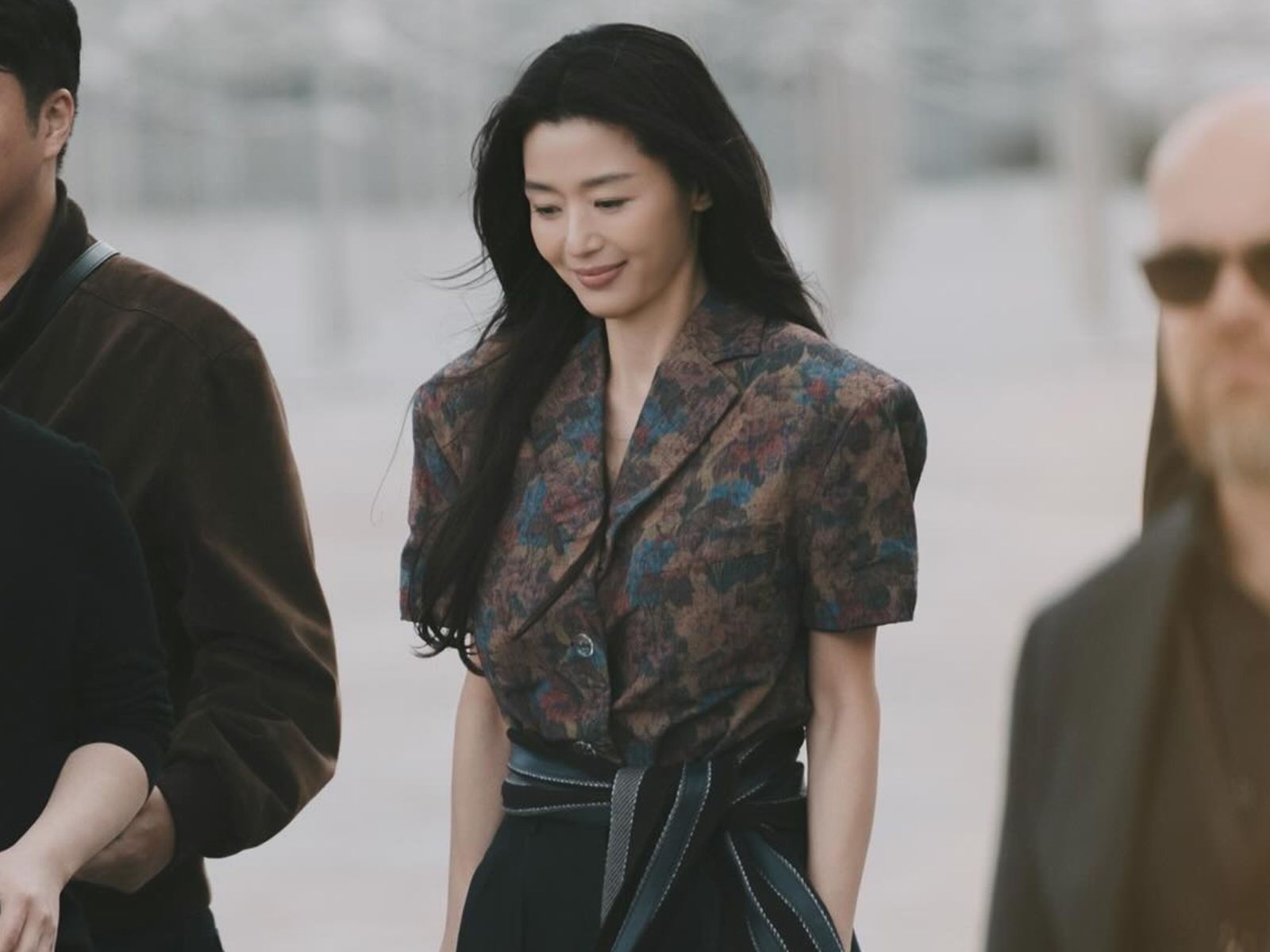 Jun Ji Hyun và Saint Laurent: bước ngoặt mới của cuộc chơi đại sứ