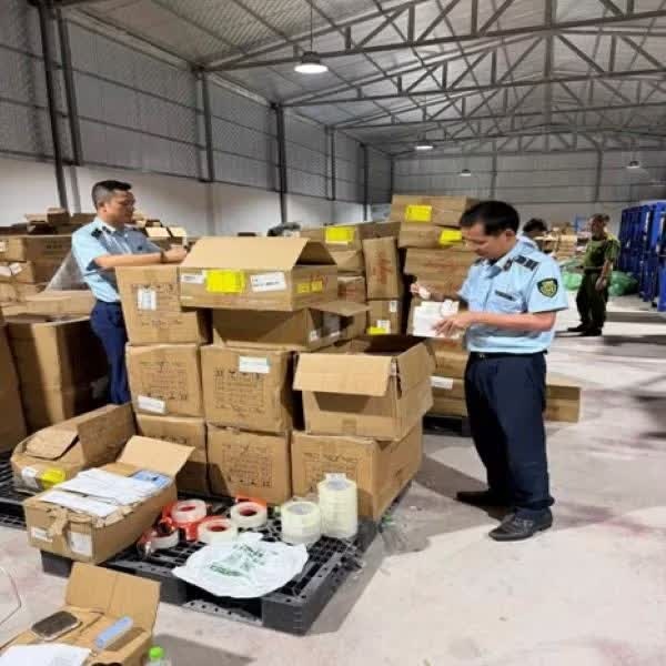 Truy quét mỹ phẩm giả mạo và kem chống nắng giả: Người dùng phải tự bảo vệ mình