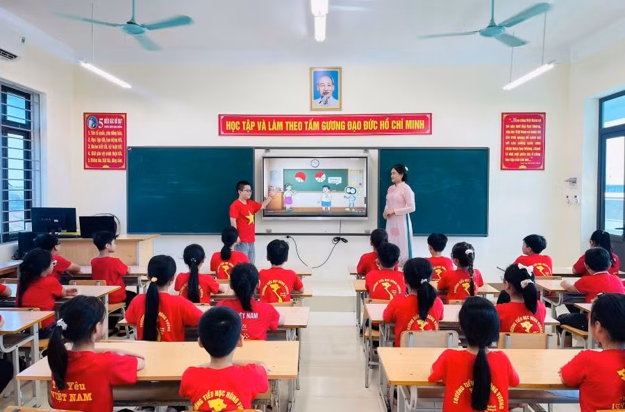 Đưa AI vào lớp học: Từ năng lực số đến đổi mới dạy học ở Phú Thọ