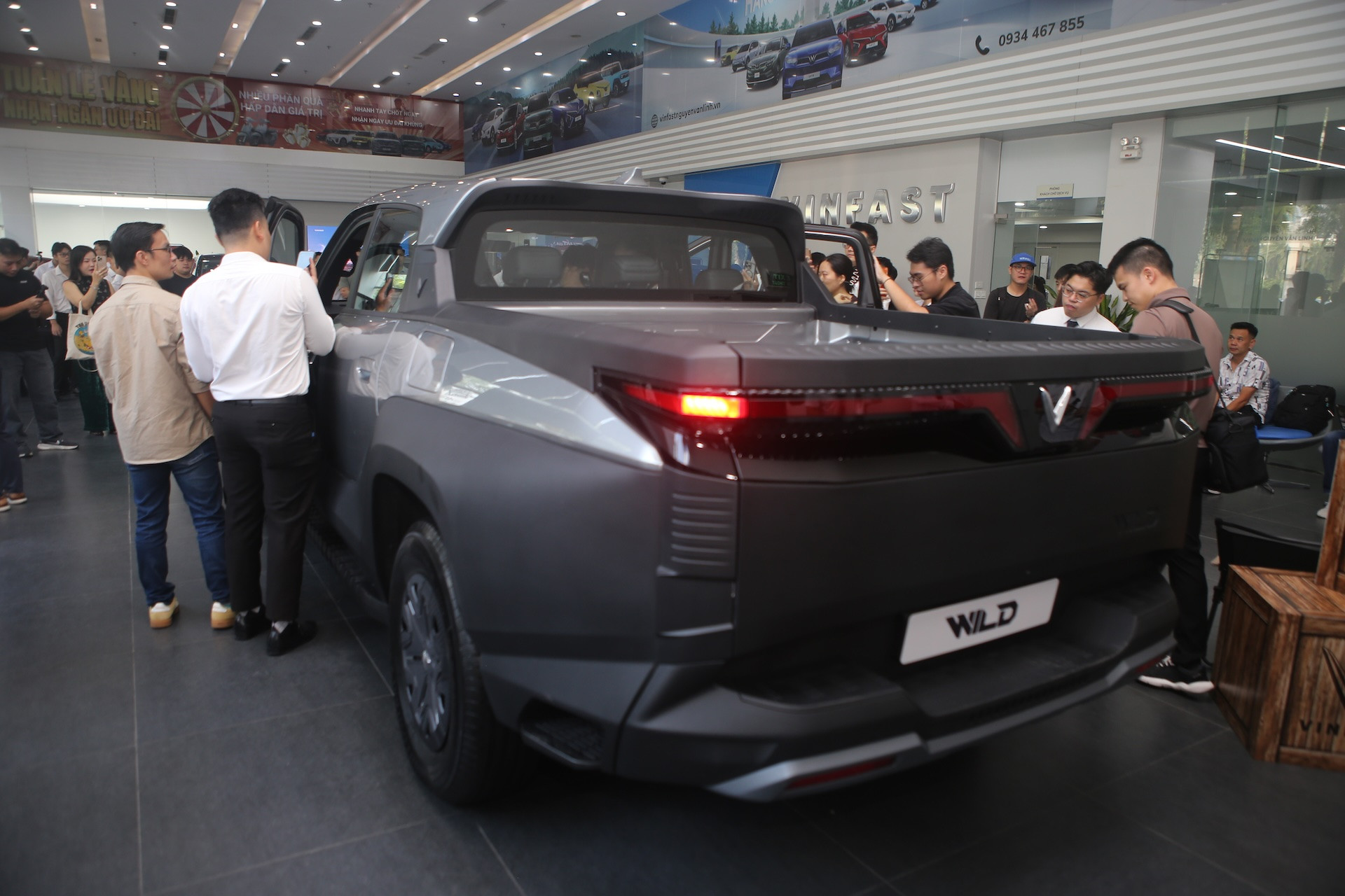 VinFast VF Wild vs Mitsubishi Triton: Chọn công nghệ REEV hay diesel?
