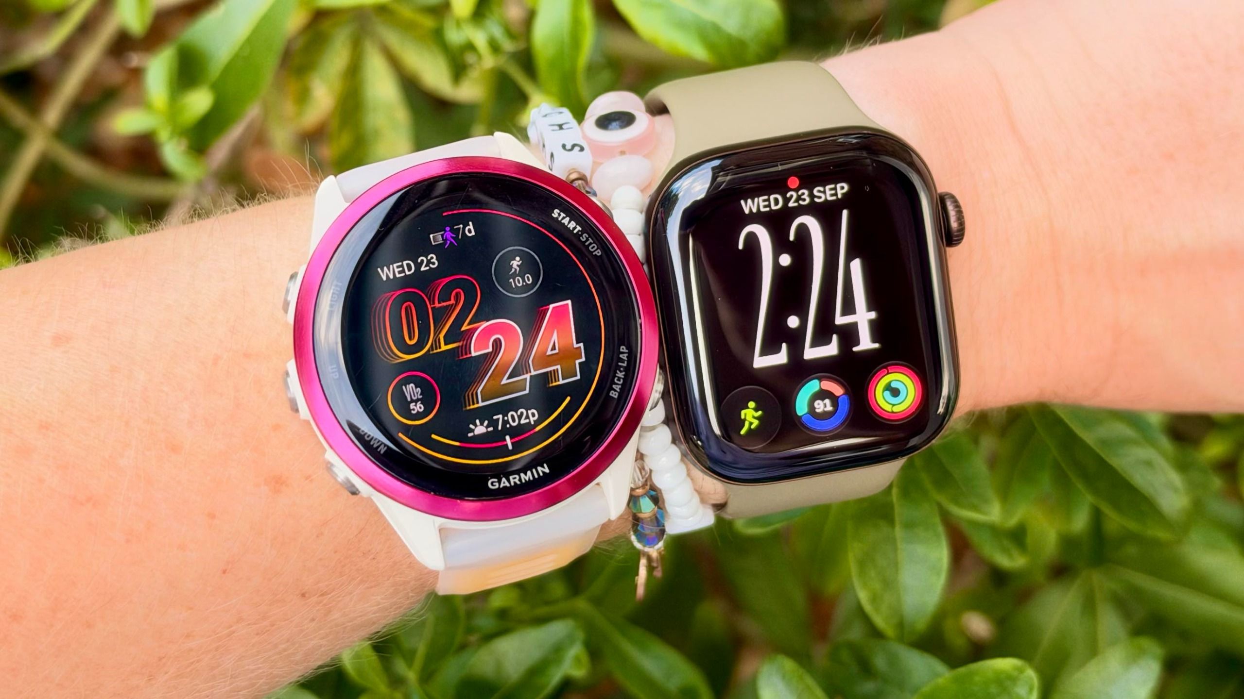 Apple Watch Ultra 4 vs Garmin Fenix 9 Pro: đâu là đồng hồ thông minh chuẩn cho 10.000 bước?