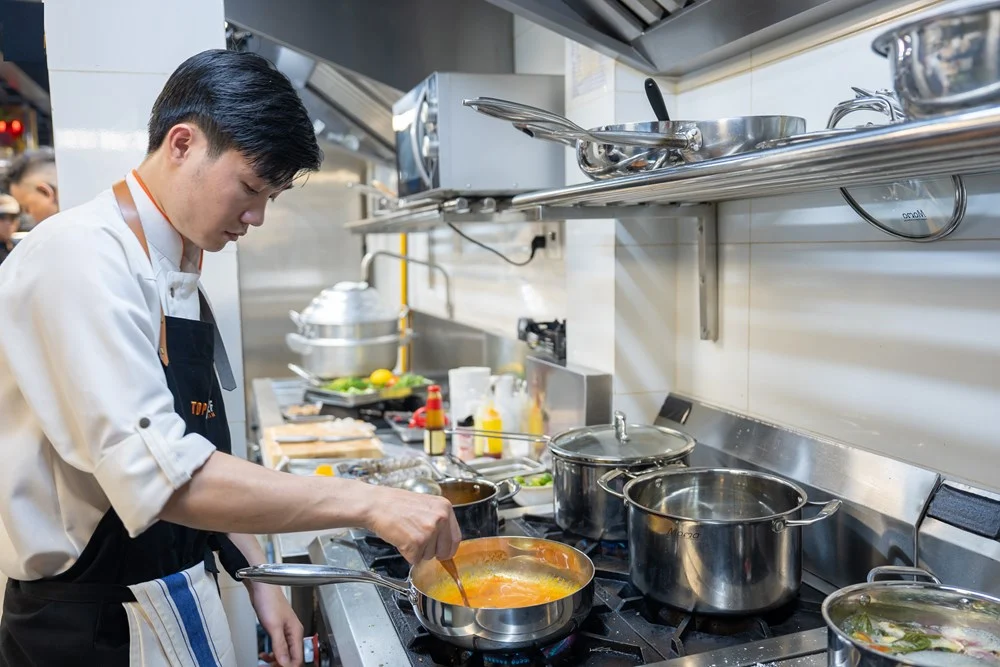 Vị nhà trong bếp: Top Chef và những ký ức không có mái nhà