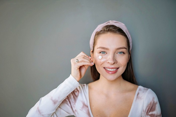 Hướng dẫn sử dụng retinol an toàn theo khuyến cáo bác sĩ da liễu
