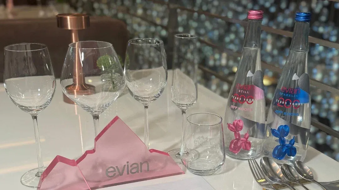 Từ bạc Puiforcat đến Evian: Thiết kế cao cấp định hình trải nghiệm ẩm thực fine dining