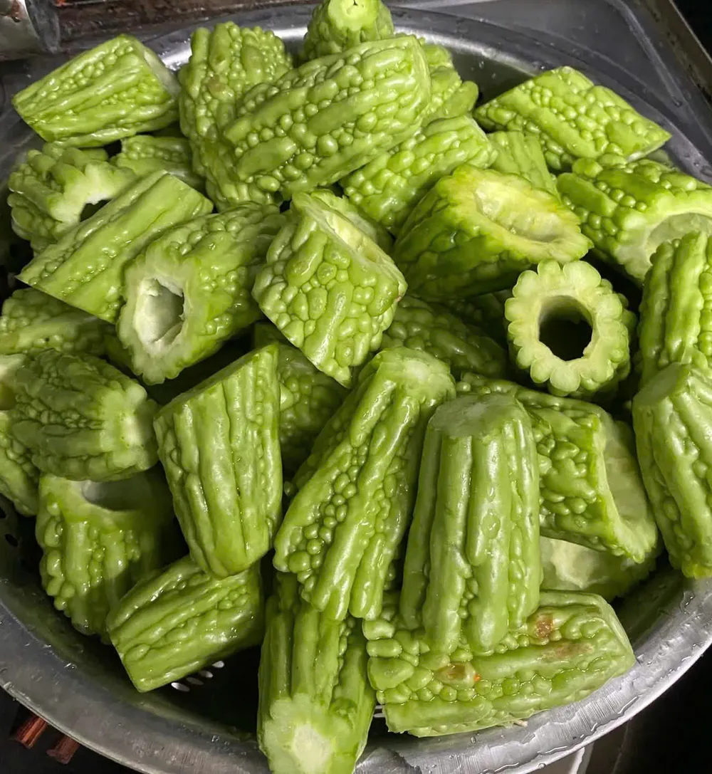 Chọn mướp đắng đúng cách: Nhận biết quả ít đắng và sơ chế để món ăn ngon hơn