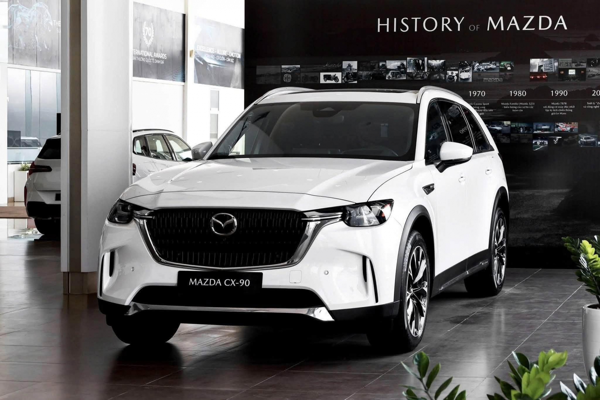 Mazda CX-90 giảm giá 81 triệu: Deal tốt cho SUV hybrid sạc ngoài?