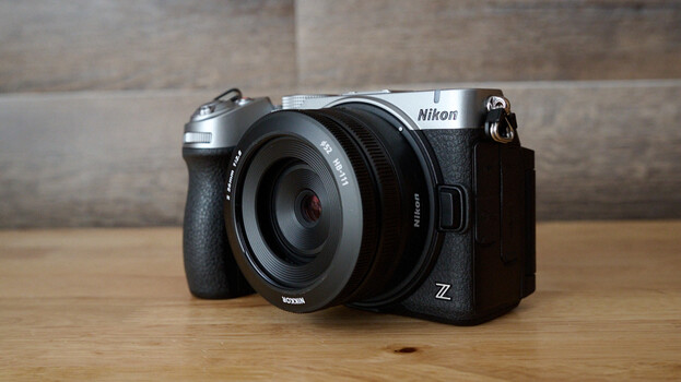 Nikon Z5IIC vs Z5II: Bỏ Viewfinder Có Đáng Không?