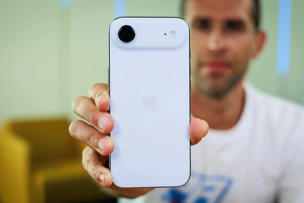 Giá iPhone đời cũ tăng vọt sau iPhone 18: nên xuống tiền hay tạm dừng?