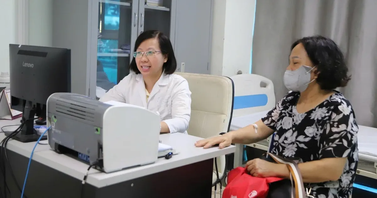 Hơn 50% dân số được khám miễn phí: thành tựu hay bài toán chất lượng?
