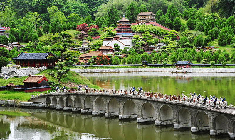Hà Nội mở rộng bầu trời: Từ Thâm Quyến đến Praha