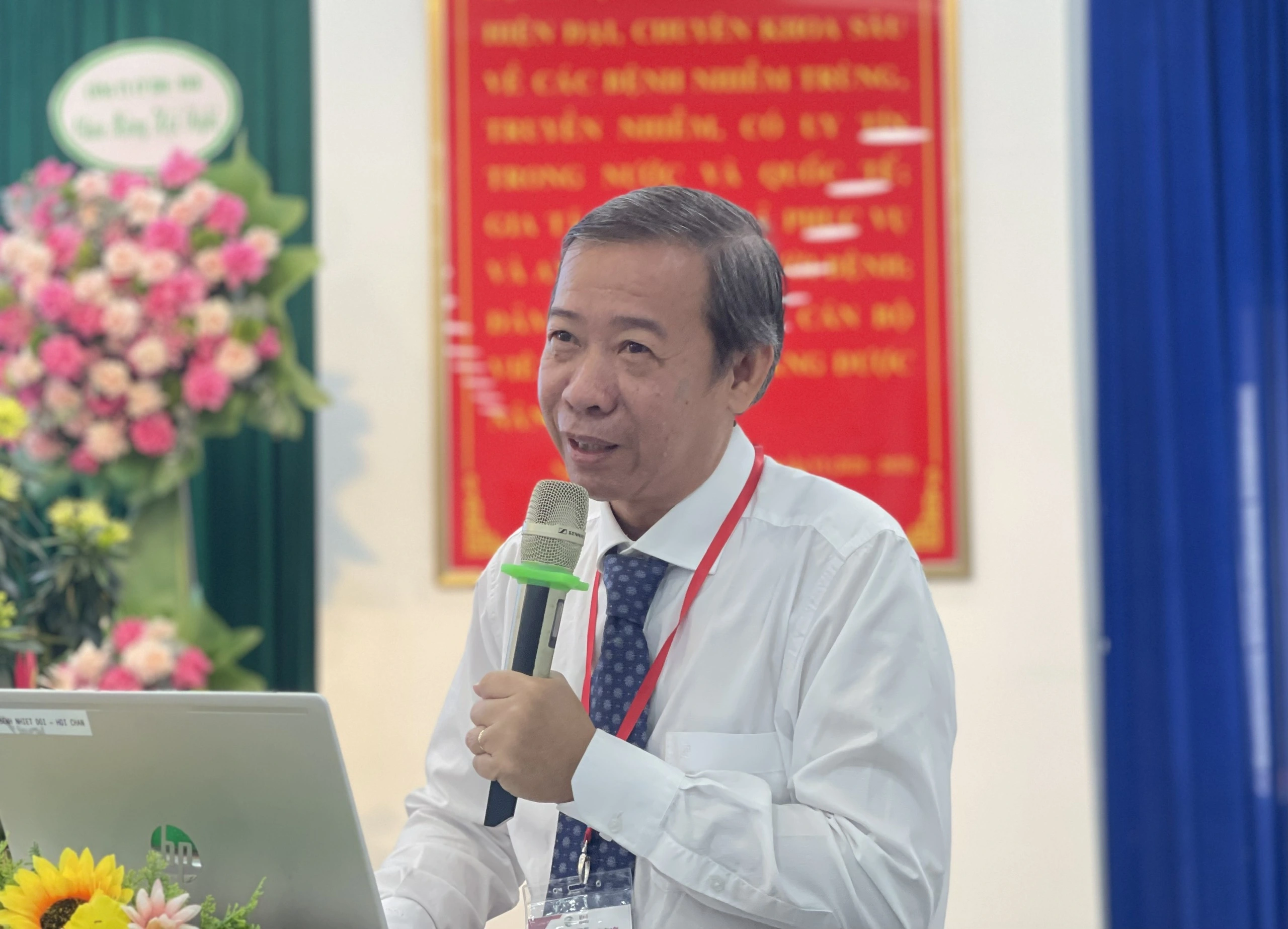 Từ phòng khám đến truyền thông khoa học: Chân dung những bác sĩ Việt toàn diện