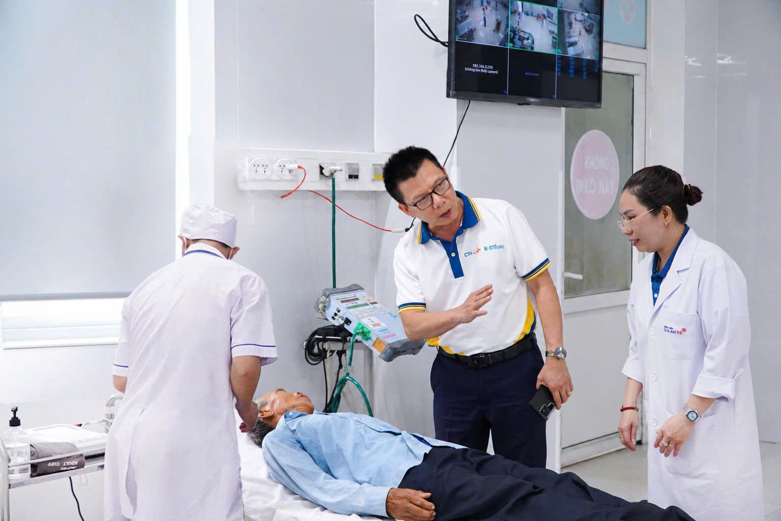 Đau ngực kéo dài 3 ngày: đừng chờ, hãy gọi cấp cứu tim mạch