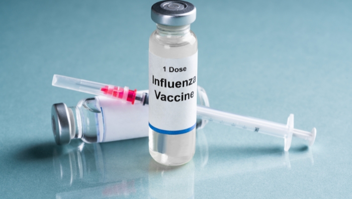 Tiêm vaccine cúm khi đang uống kháng sinh: Nên hay hoãn?
