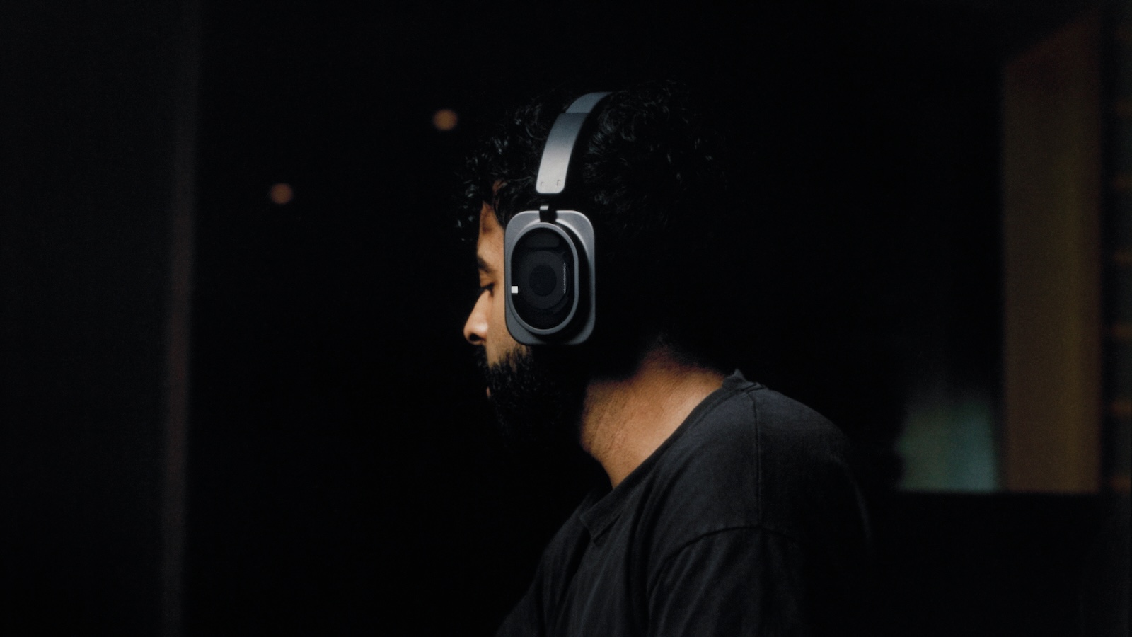 Triple Driver & ANC 46dB: Nothing Headphone (1) Pro Serius Untuk Perjalanan