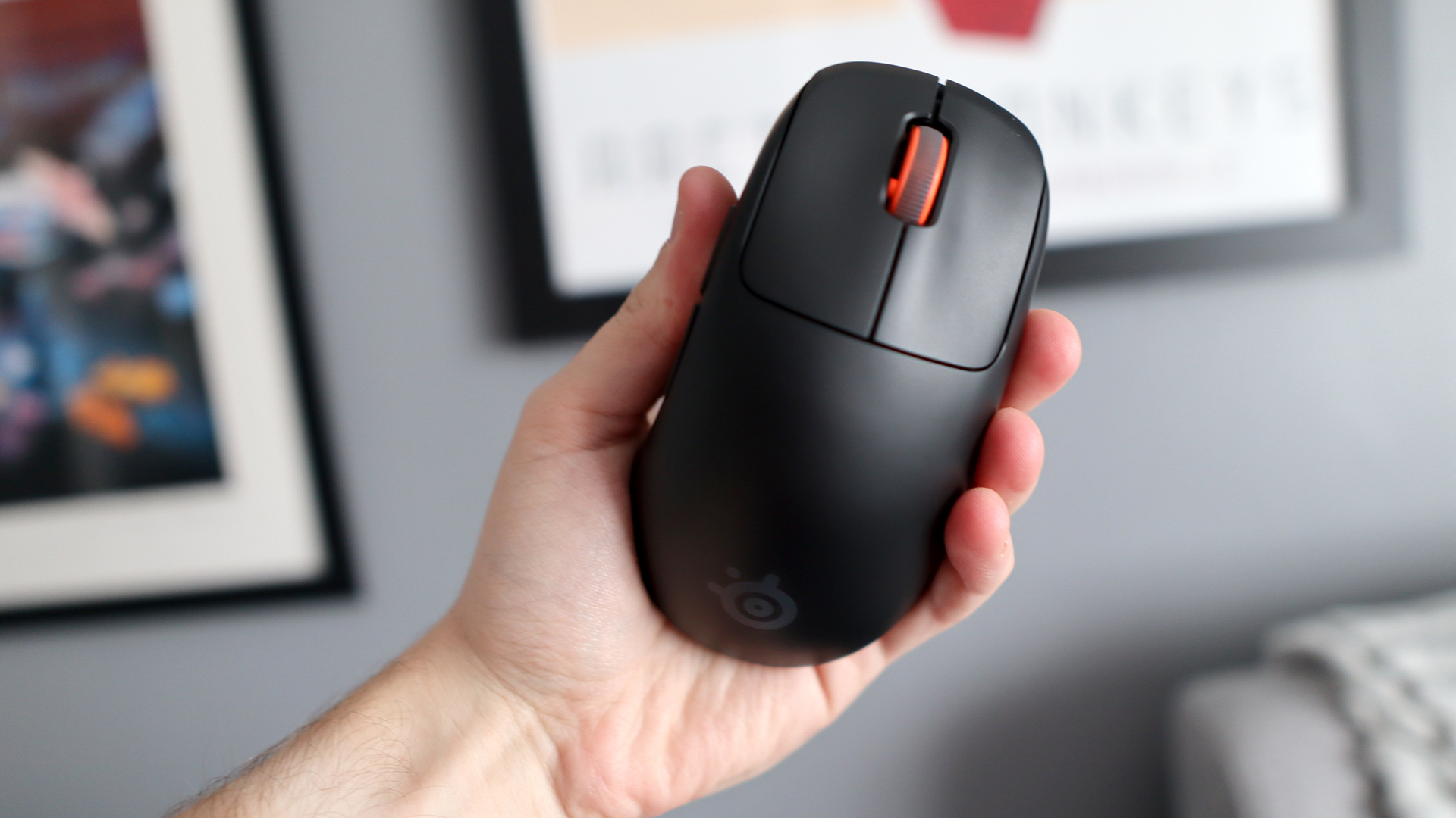 Chuột Gaming Không Dây Ergonomic: SteelSeries Rival Pro vs Corsair Harpoon V2
