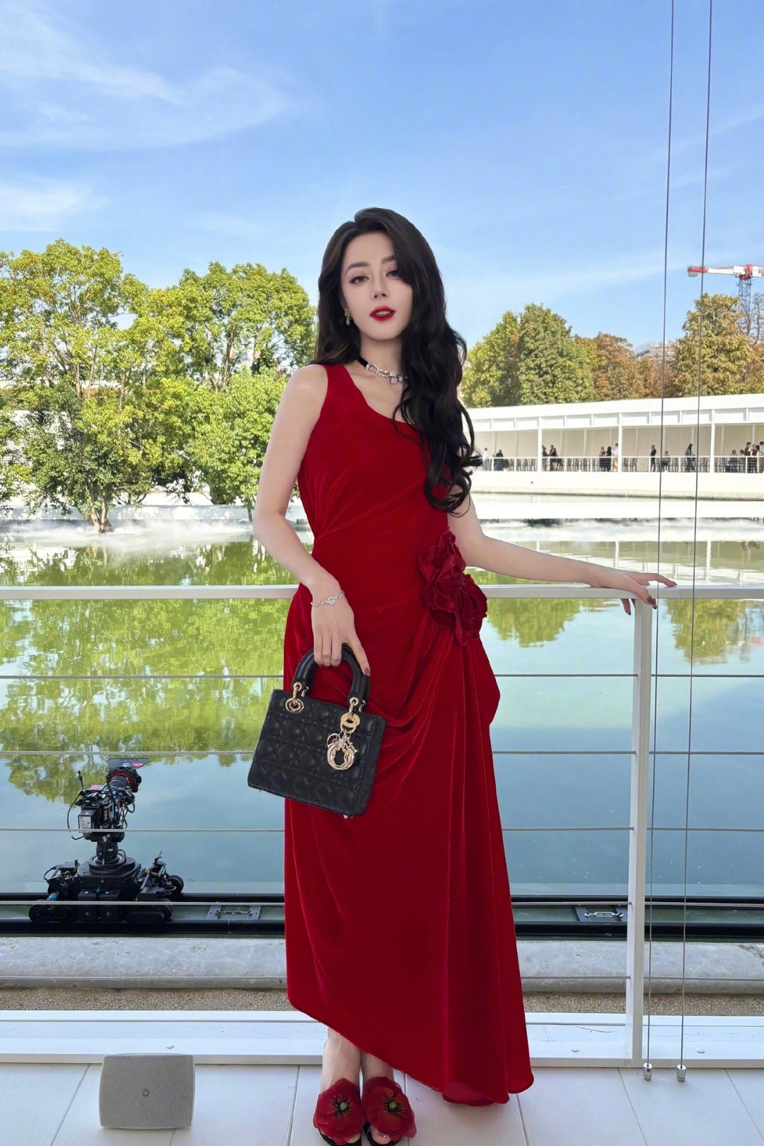 Những điểm nhấn thời trang tại Tuần lễ Xuân Hè Paris: Từ Dior đến Saint Laurent