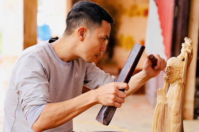 Nghệ nhân Trần Văn Phú: Giữ hồn gỗ và truyền lửa cho người trẻ