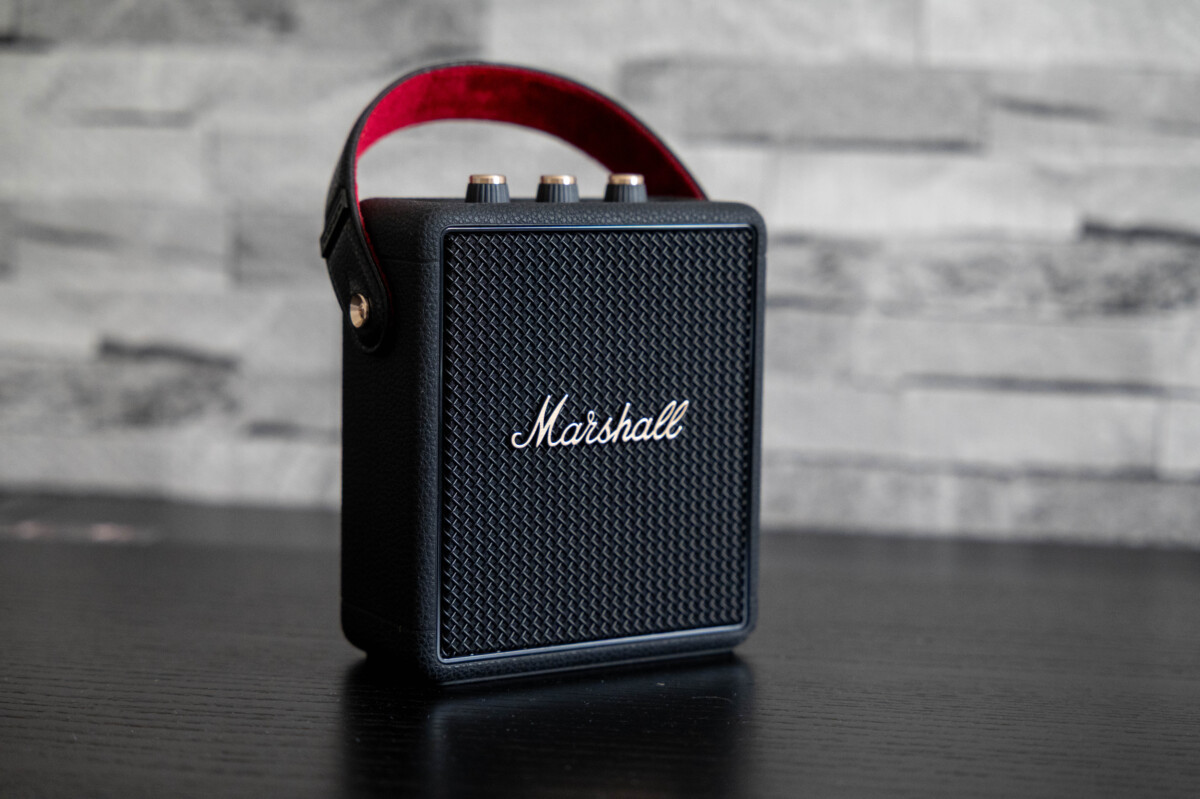 Loa Bluetooth di động nào đáng mua: Tribit StormBox Max hay Marshall Bromley?