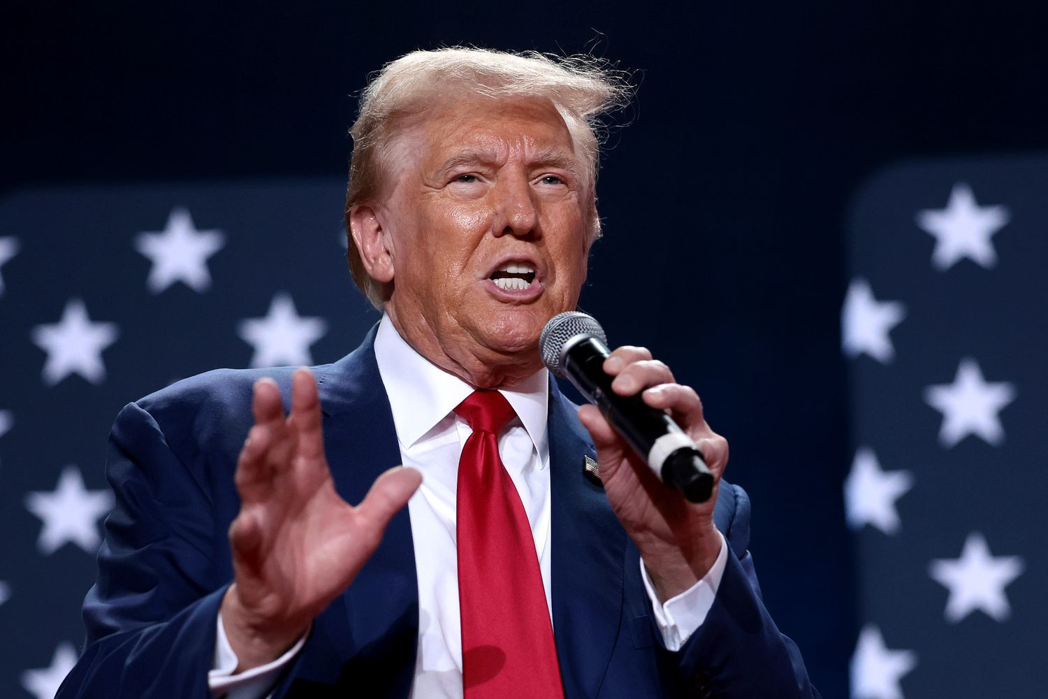 Trump và Tập Cận Bình bàn thỏa thuận thương mại mới