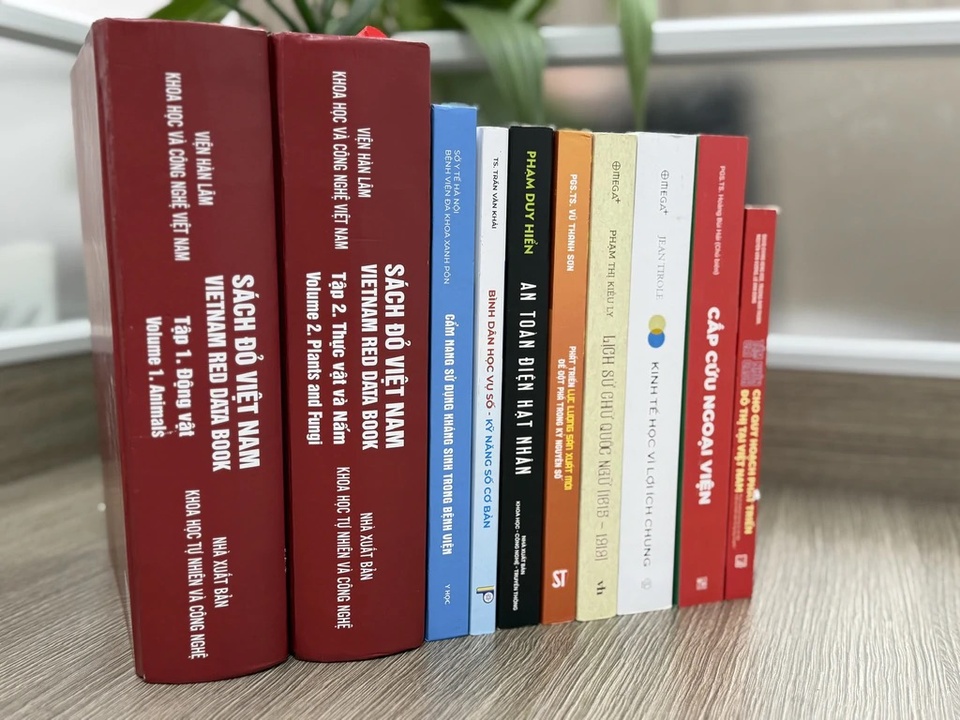 Sách điện tử vào giải thưởng sách khoa học: bước ngoặt cho xuất bản