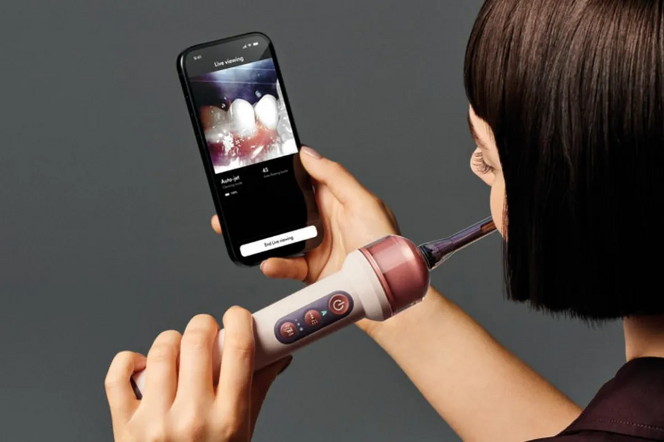 Bàn chải AI Dyson CameraJet: Khi cao cấp không đồng nghĩa với bền bỉ