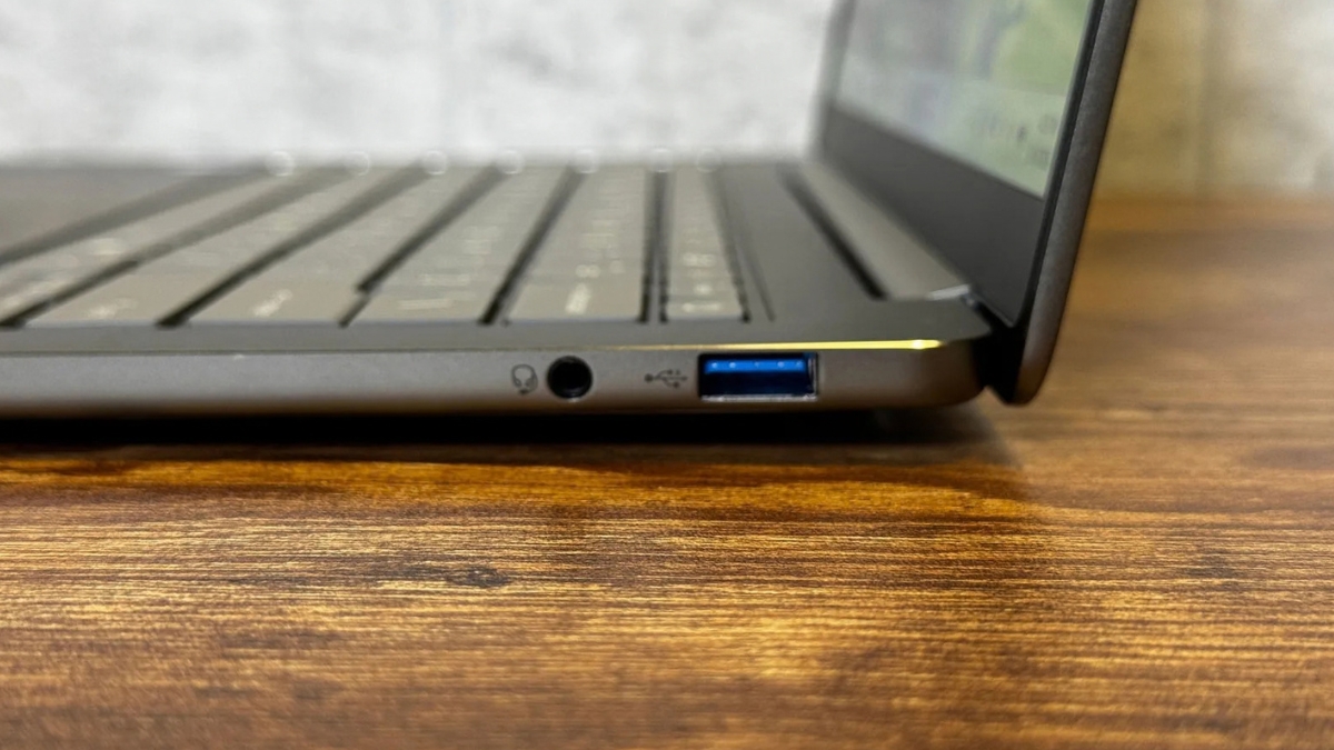 ASUS ZenBook A16 1.2kg vs Acer Swift Air 14: chọn laptop siêu nhẹ nào?