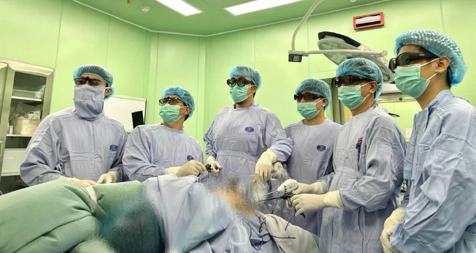 Những vệt máu lạ và chiếc cổ dày: khi dấu hiệu ung thư sớm bị bỏ qua